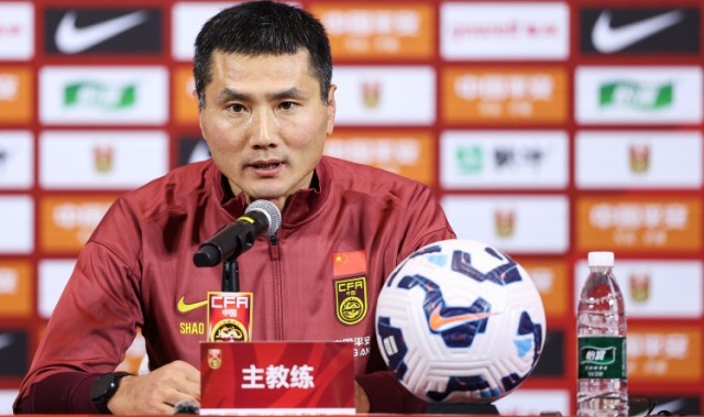 邵佳一：国足下期集训会选U23球员，但踢不上联赛的肯定不行！