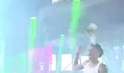 开云体育网址-损失五千万不悔改！莫兰特夜店撒钱哈登沃尔也干过