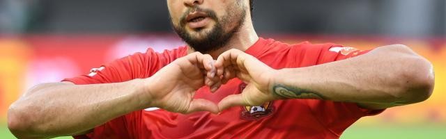 开云体育-戴着帽子再进国足名单 艾神：要为国家队进更多球