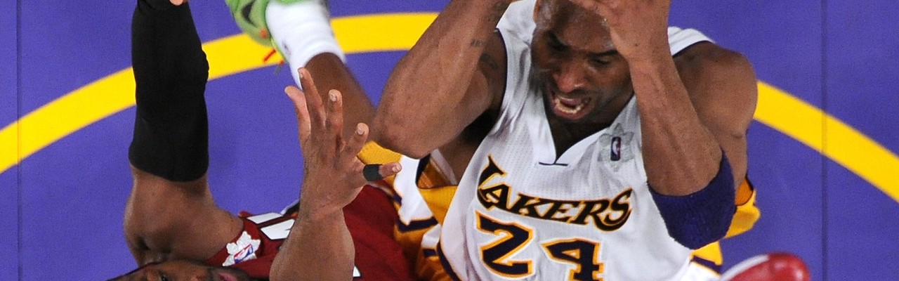 开云体育官网-生涯荣誉距乔丹差个名人堂的科比 巅峰期真的能稳压巅峰韦德吗？