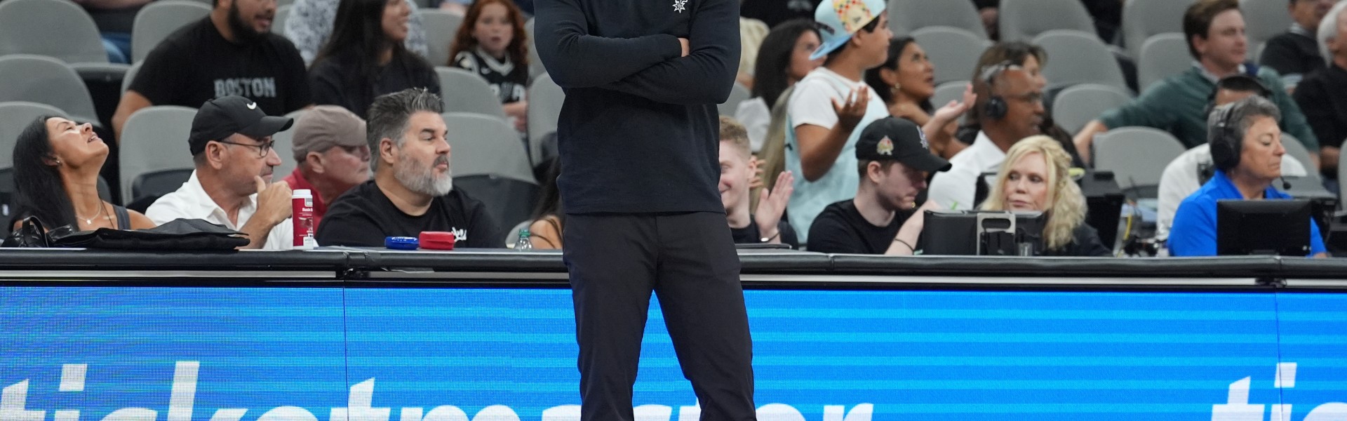 战胜独行侠！米奇：球队的战术执行和身体对抗都有所提升