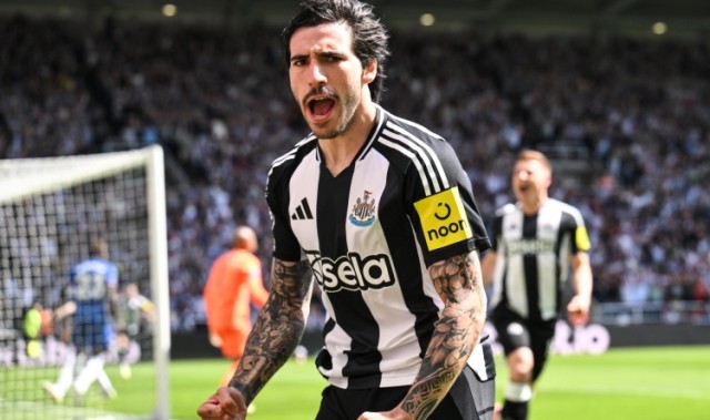 开云体育网址-托纳利和阿森纳传出绯闻！英媒：纽卡应汲取昔日伊萨克罢训的教训