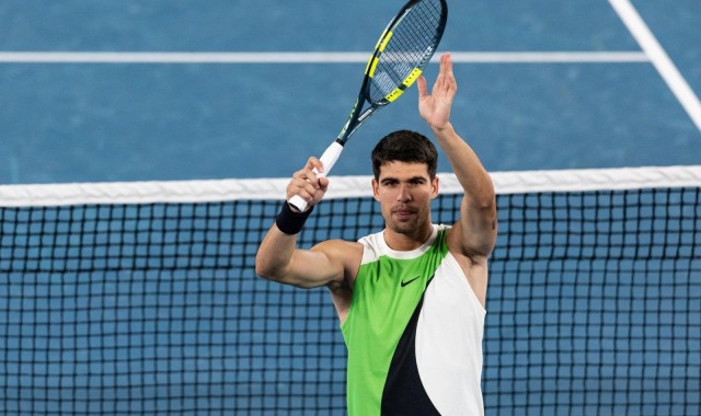 阿卡新发球动作神似德约，德约回应：发Ace要给我版权费