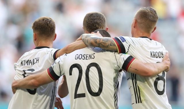 开云体育官网-从被C罗无视到让他难堪 德国有个“伟大的左后卫”