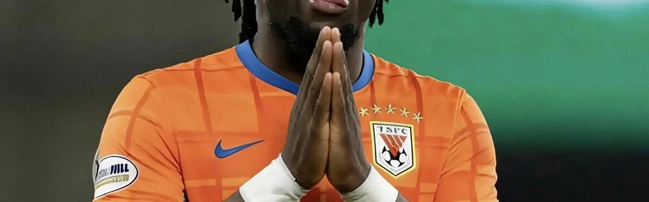 开云体育官网-洛佩斯刚走，泰山队就敲定国脚中卫！转会费+世界杯空窗，值吗？