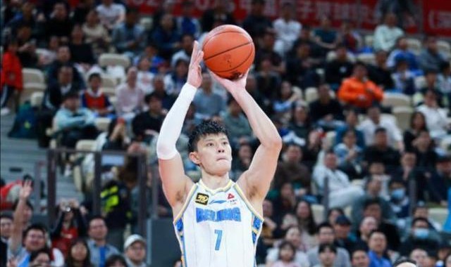 开云体育网址-CBA丨许利民：曾凡博争取下场复出，赵睿腰伤不算严重