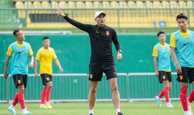 开云体育-国足成都开练借用蓉城基地 张佳祺入队替补王秋明